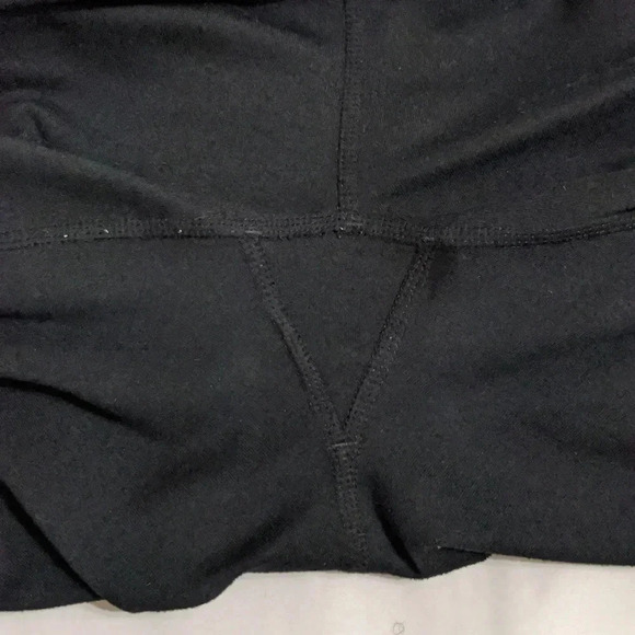FABLETICS Define PowerHold Mid-Rise Capri, Color Black Size XS - Picture 9 of 14